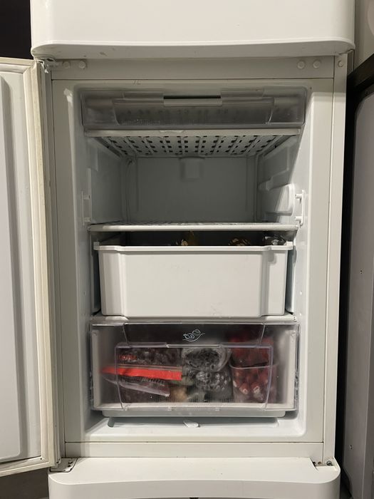 Холодильник INDESIT  no frost