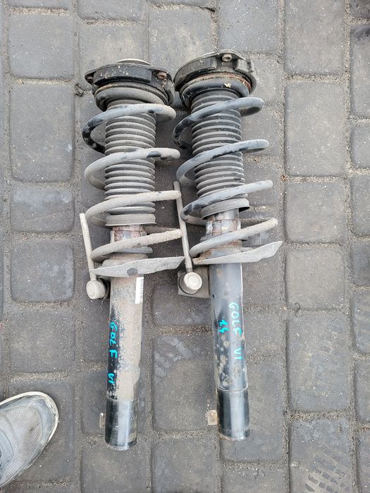 Amortyzatory sprężyny przednie vw golf 6 1.4 benzyna komplet 2szt
