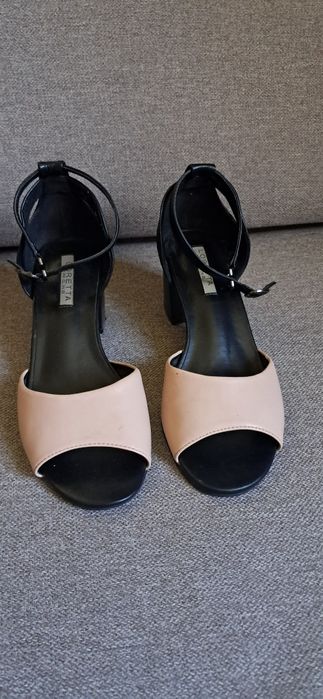 Босоніжки беж розмір 39