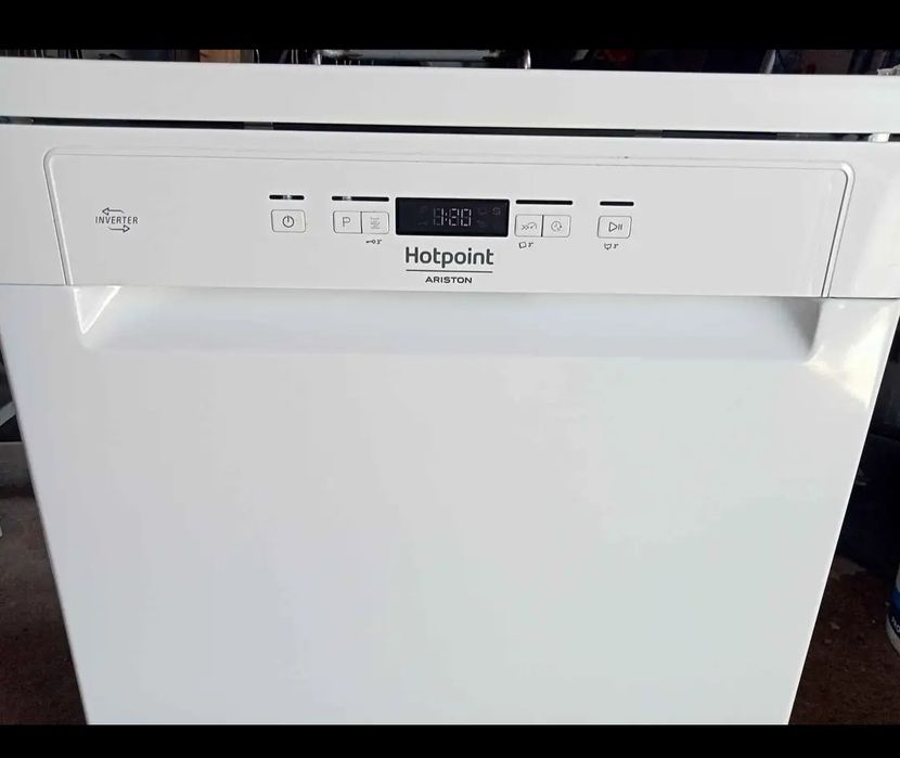 Máquina de lavar loiça Hotpoint Ariston