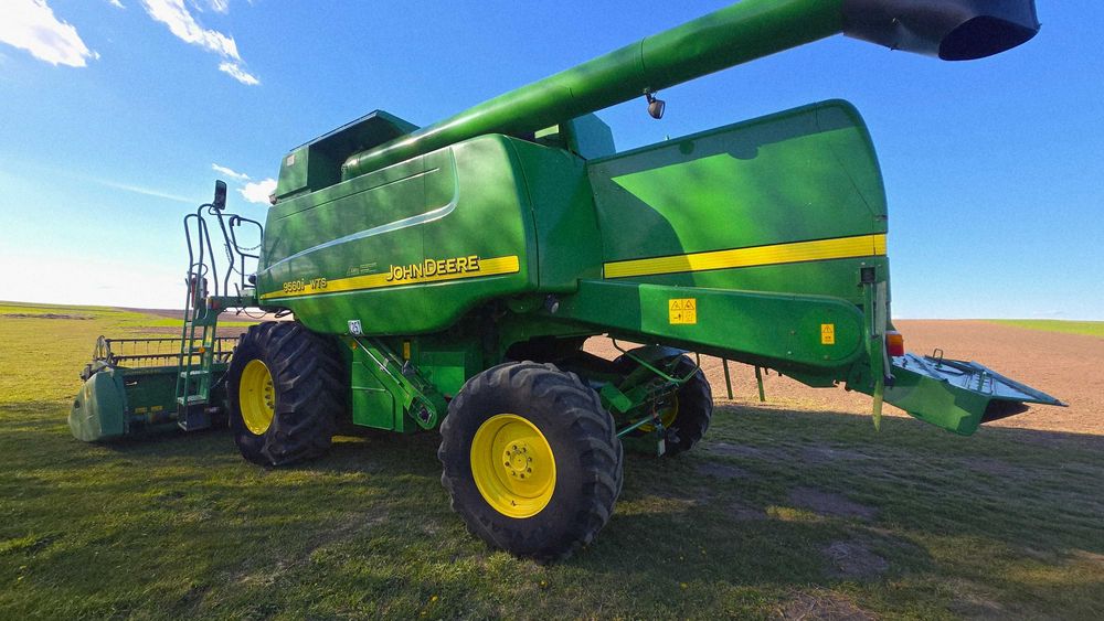 Комбайн свіжопривезений  Дон дір 9560 тільки2700мтг 4.8м.