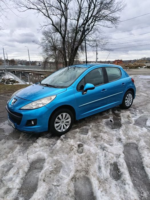 Автомобіль Peugeot 207 2012 рік