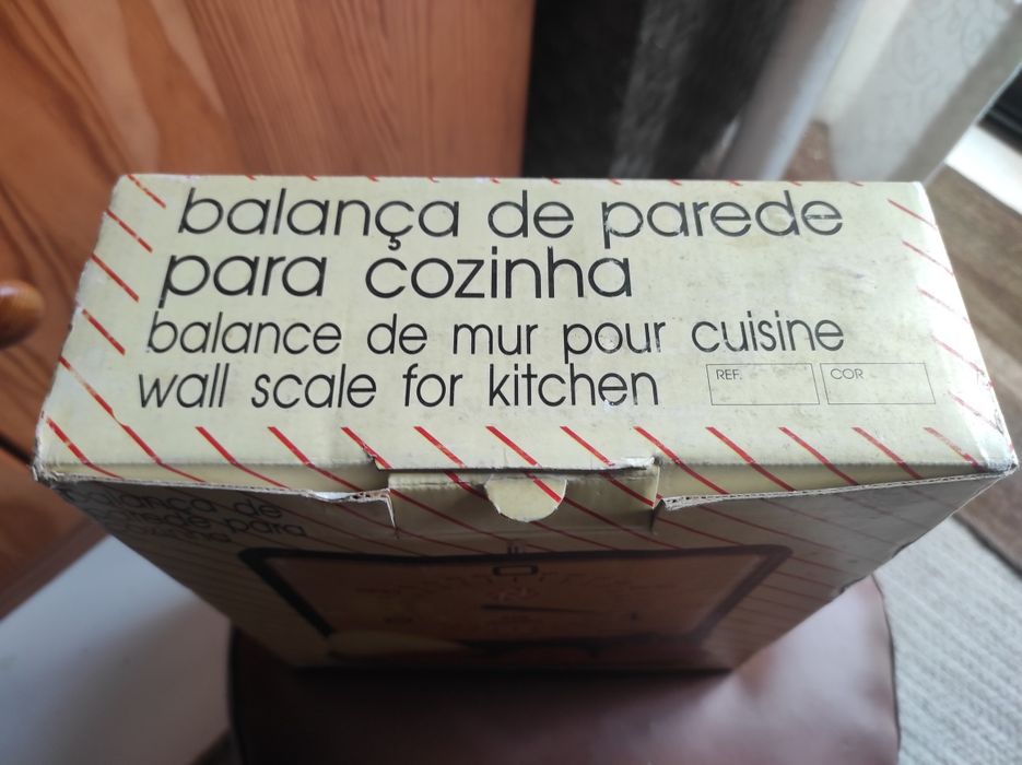 Balança  de cozinha , vintage , ainda embalada .