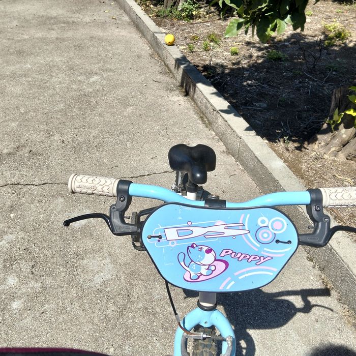 Bicicleta nova de criança