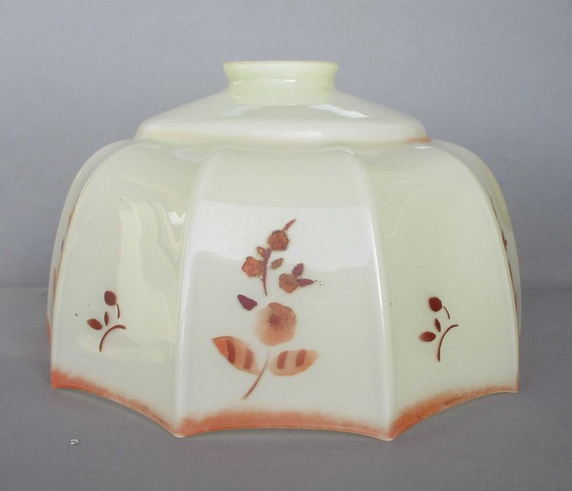 Rasowa, klasyczna, gabinetowa, stara (przedwojenna ?) lampka z mosiądzu.