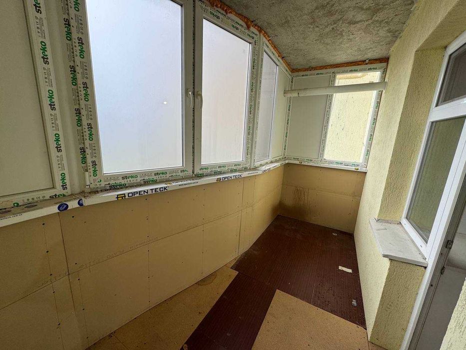 1к, Виставка, вул. Трудова Площа 60 м², 1/9 поверх Ремонт на 90%  Новобудова 2020 року.