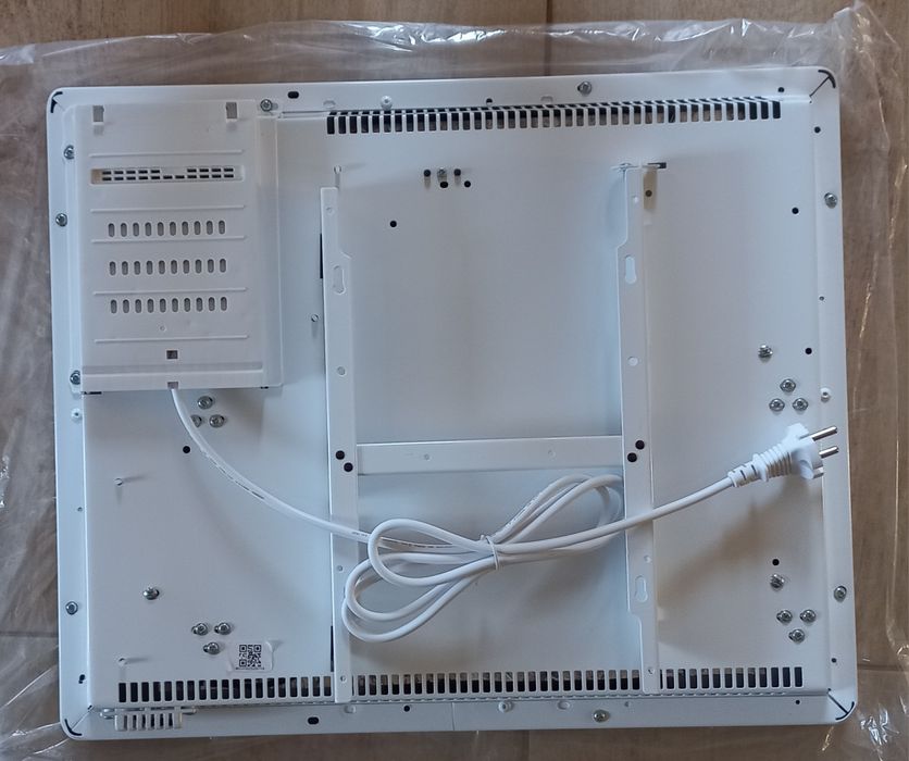 Grzejnik nowoczesny elegancki nowy BINDA 1000 W