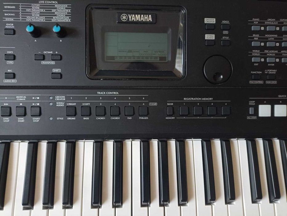 Keyboard Yamaha psr E473 + futerał