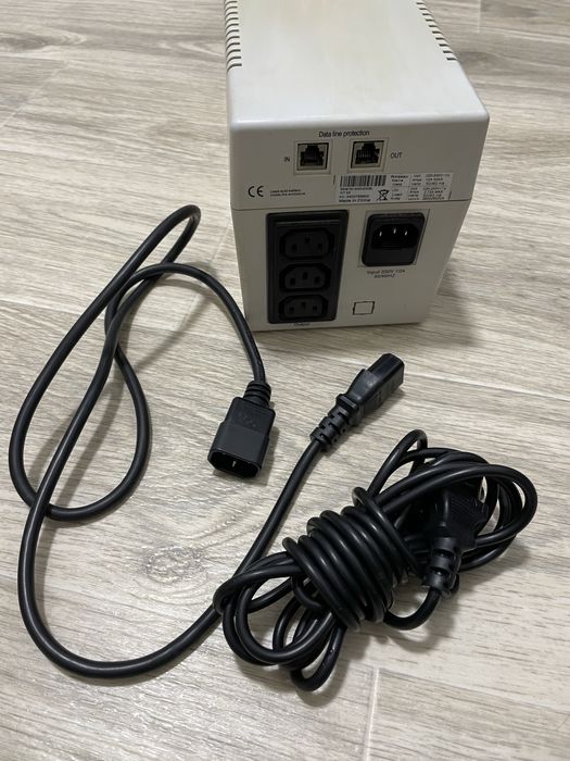 Джерело безперебійного живлення MGE NOVA 600 AVR / безперебійник / дбж