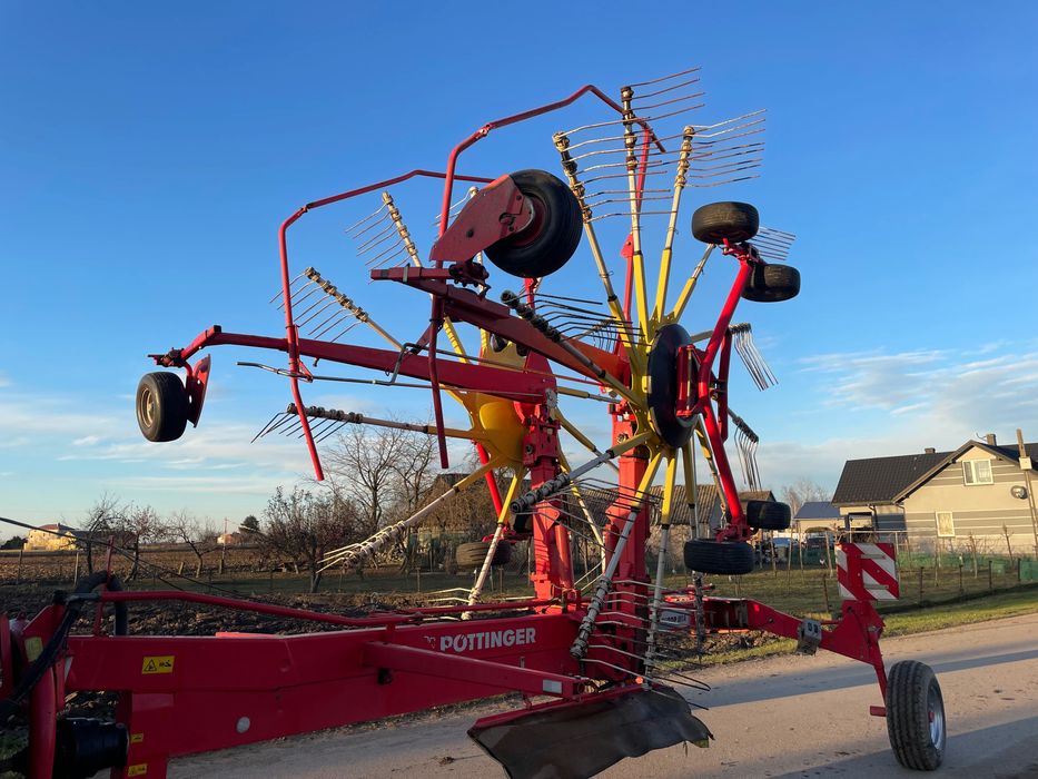 Zgrabiarka Dwukaruzelowa Pottinger EuroTop 881 swadro liner
