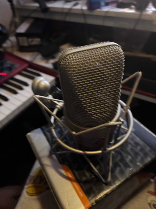 Neumann TLM 49 Microfone de diafragma grande