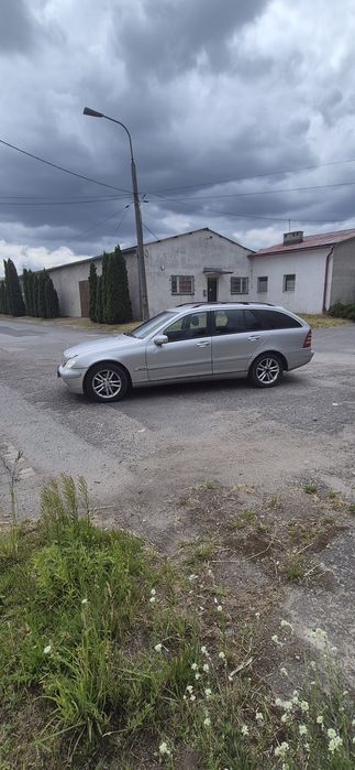 Mercedes c 2.2 diesel automat,hak