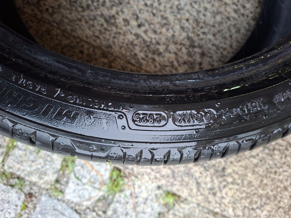 Pneus Michelin 225/40R18 92y