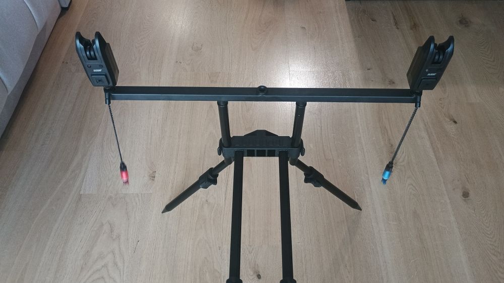 Zestaw karpiowy Rod pod Jaxon Solid Carp + Sygnalizatory Jaxon XTR Carp 2+1 + Hangery 2szt.