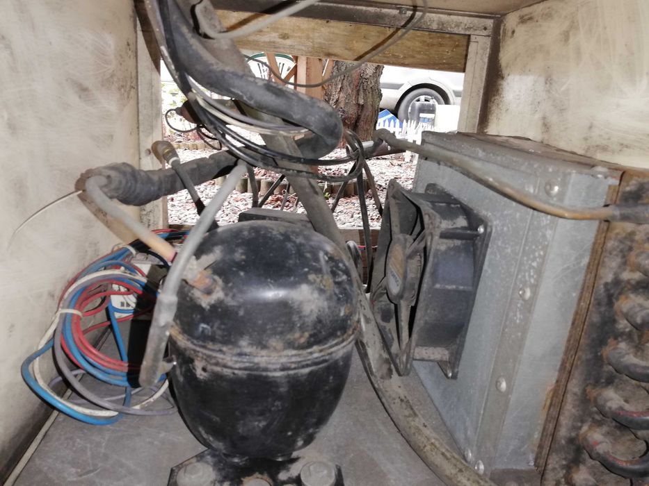 Witryna chłodnicza 12V - 24V auto sklep food truck