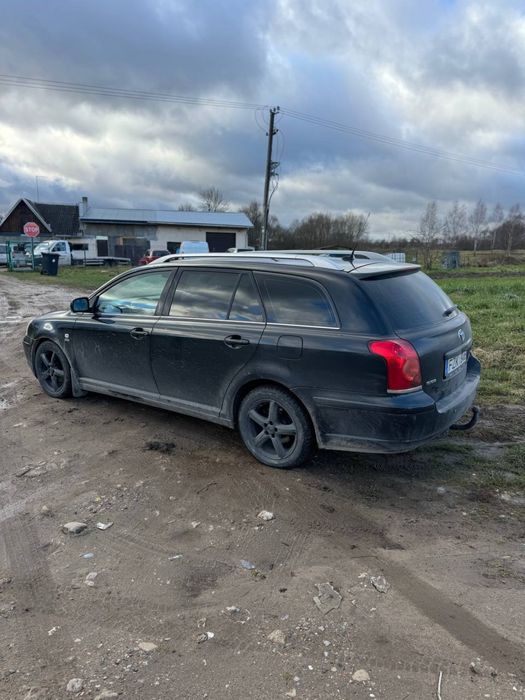 Toyota Avensis 2.0, 4D, 2005 рік, механіка,преміум комплектація.