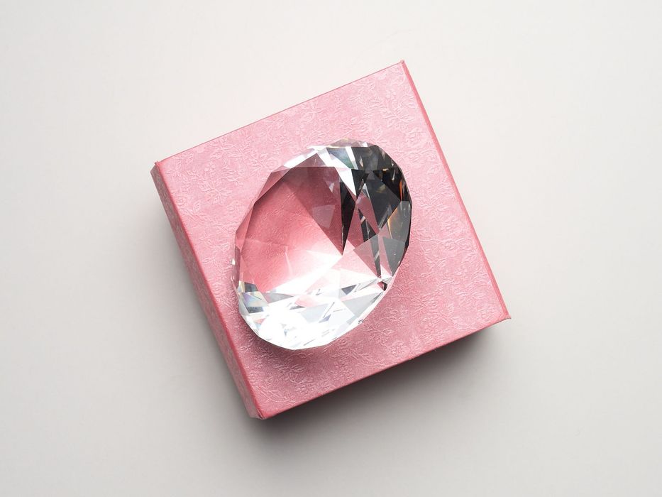 Pesa papeis grande em forma de diamante em vidro