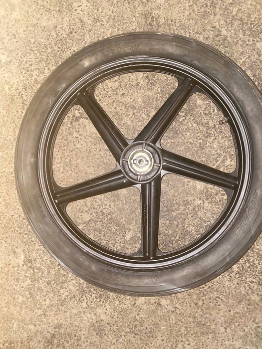 Колесо до мотоциклу на 18 + гальмівний диск.