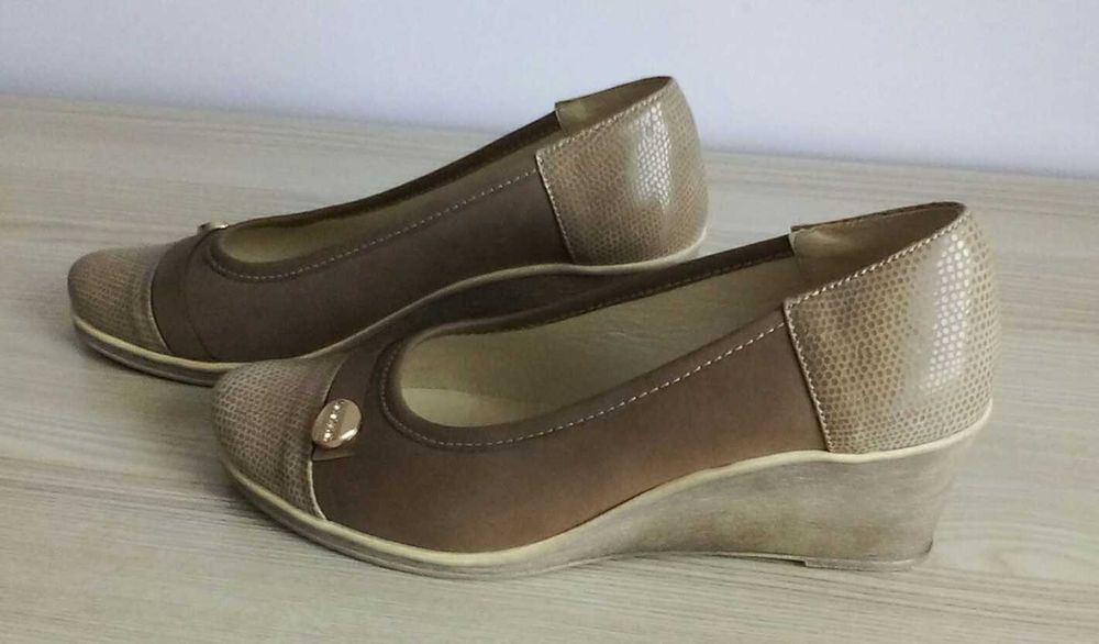 Buty pantofle czółenka damskie Bradex 36