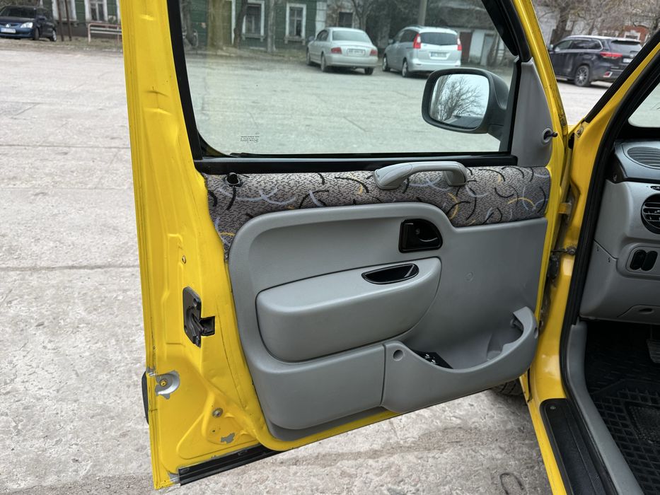 Рено кенго пасажир