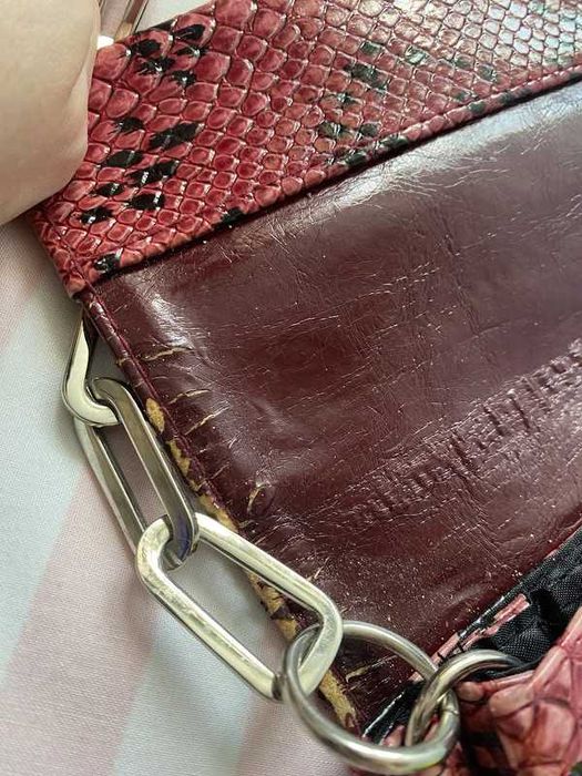 Mała bordowa torebka wężowa skórka panterka na łańcuszku