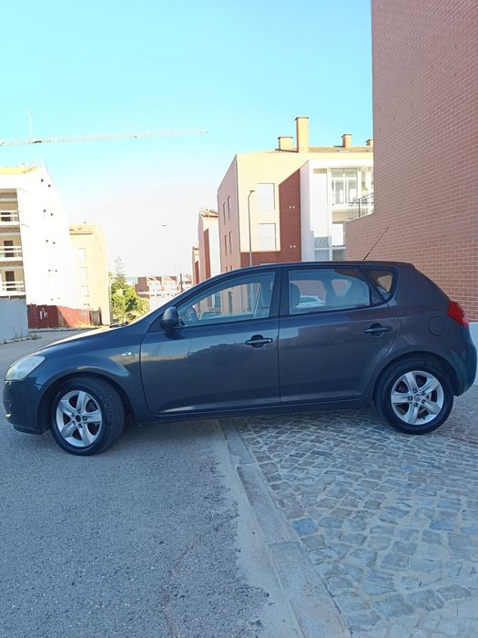 Kia Ceed CRDI 1.6 16v 115cv em muito bom estado !!!