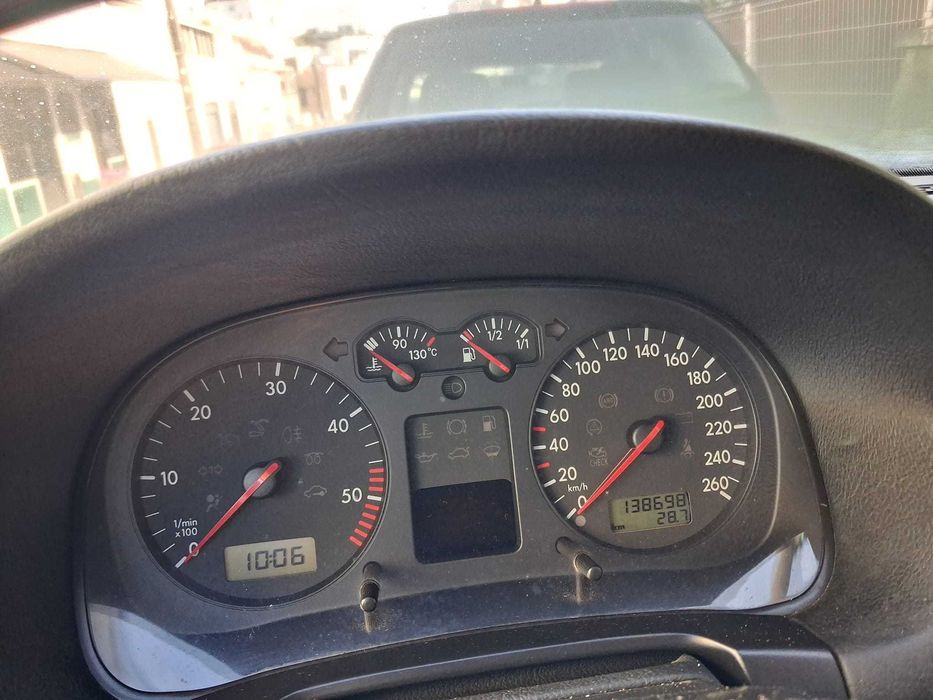 Volkswagen Golf em bom estado