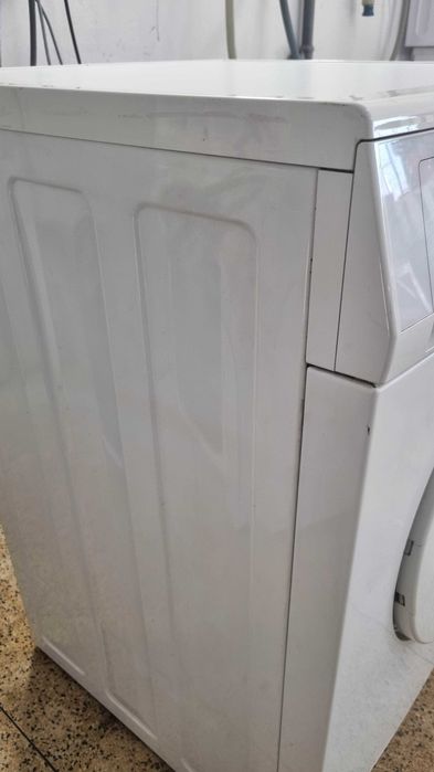 Máquina de Lavar Roupa AEG LAVAMAT 60810
