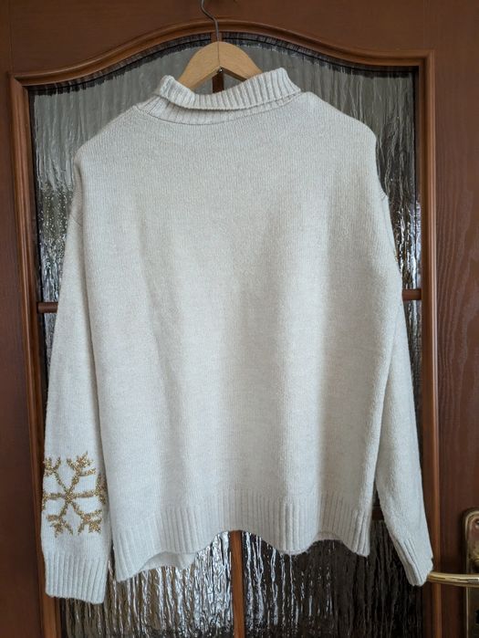 Sweter, półgolf, kremowy, złote gwiazdki. Trendyol. Rozmiar S