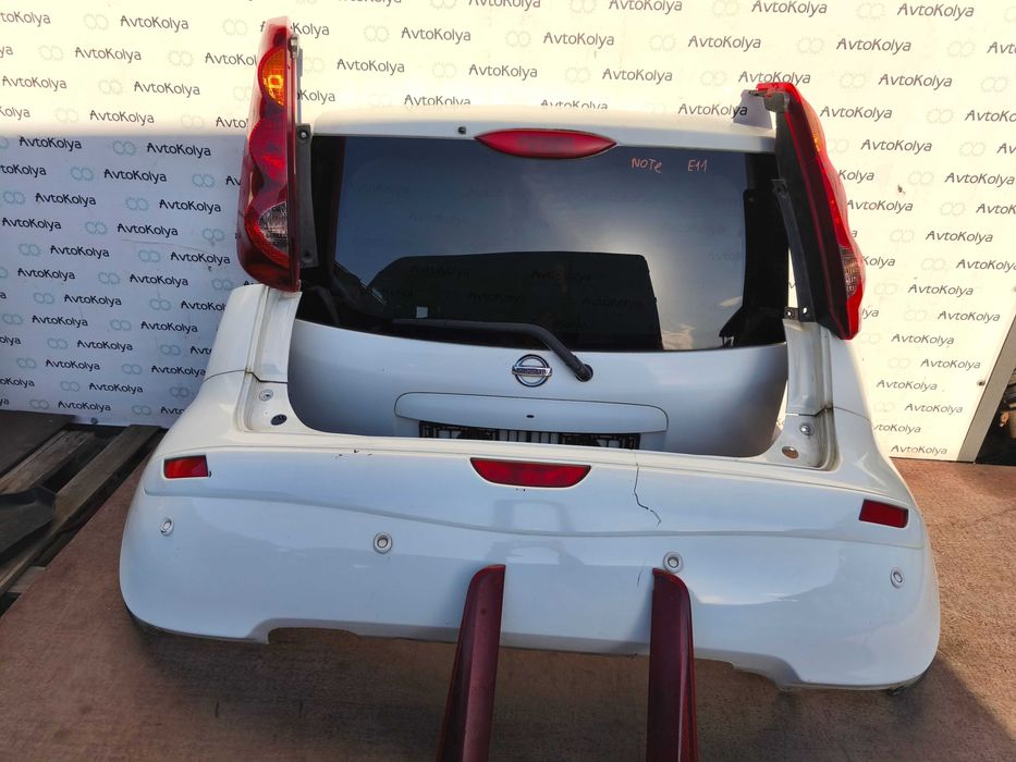 Задок в зборі бампер задній кришка багажника Nissan Note E11