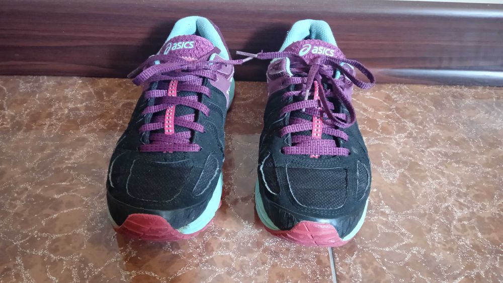 Продам кроссовки женские Trussardi