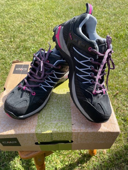 Трекінгові черевики