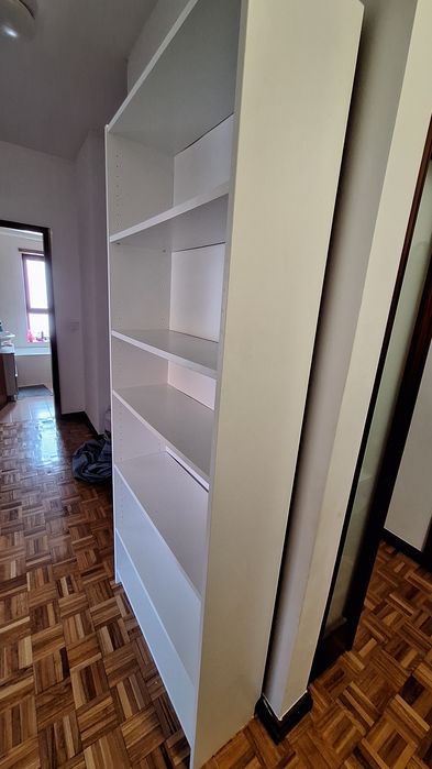 Estante branca com prateleiras, ideal para escritório, IKEA. levantar no Porto