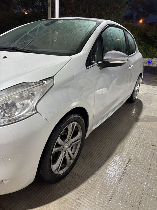 Peugeot 208 1.2 2014