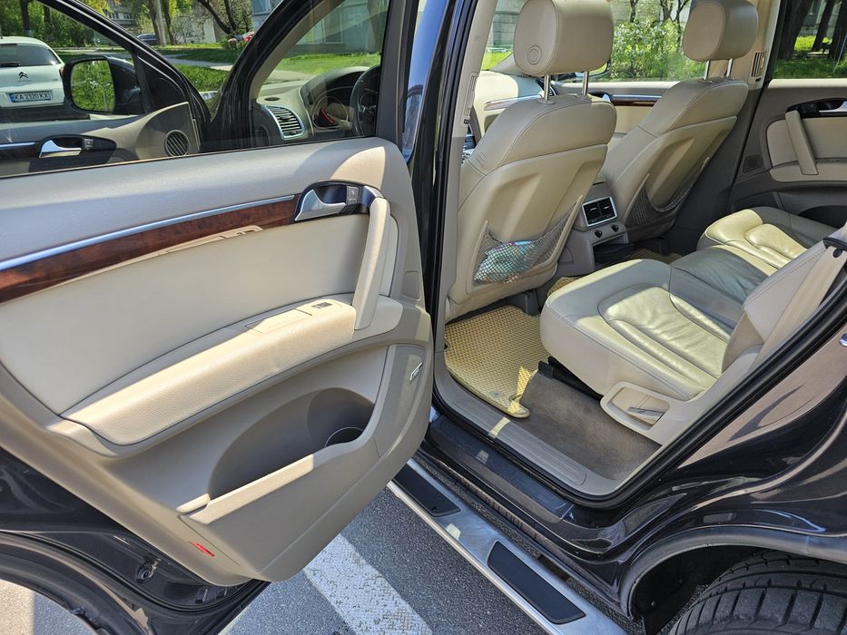 продам AUDI Q7 2013 г. дизель 3,0