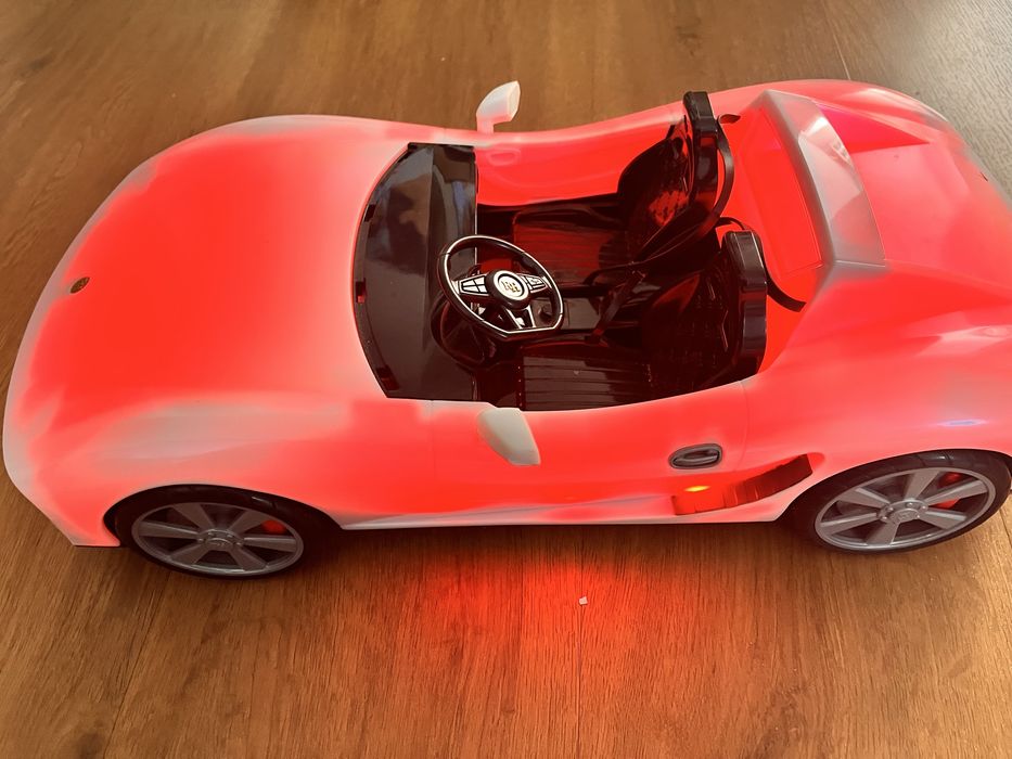 Samochod rainbow high