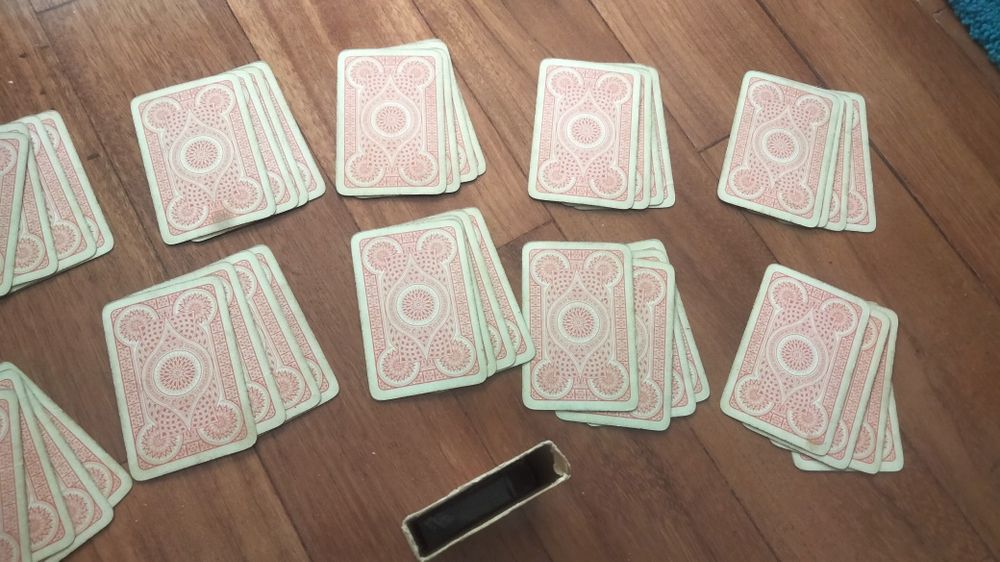 Vendo jogo de cartas antigo