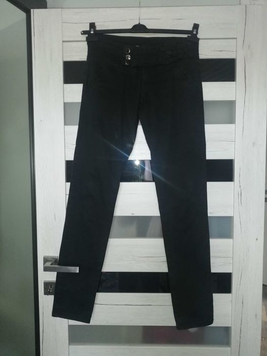Spodnie jeans czarne