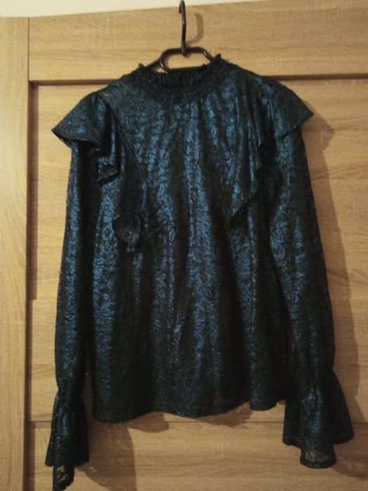 Niezwykle efektowna bluzka z koronki
