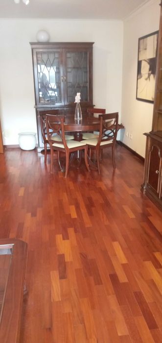 Excelente T2 com garagem Laranjeiras