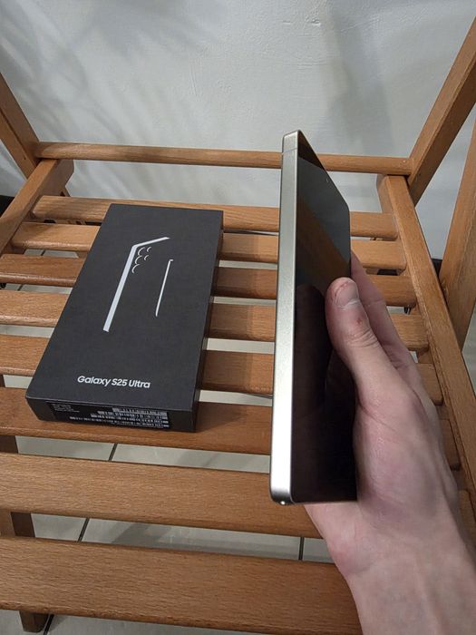 В ідеальному стані, на гарантії, Samsung Galaxy S25 Ultra 12/256