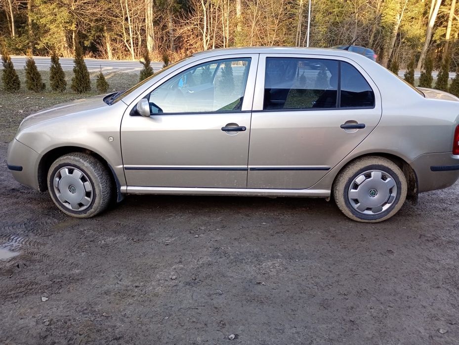 Samochód Skoda Fabia 1.4 benzyna sedan