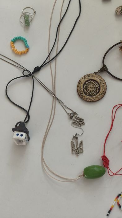 Прикраси біжутерія підвіски сережки