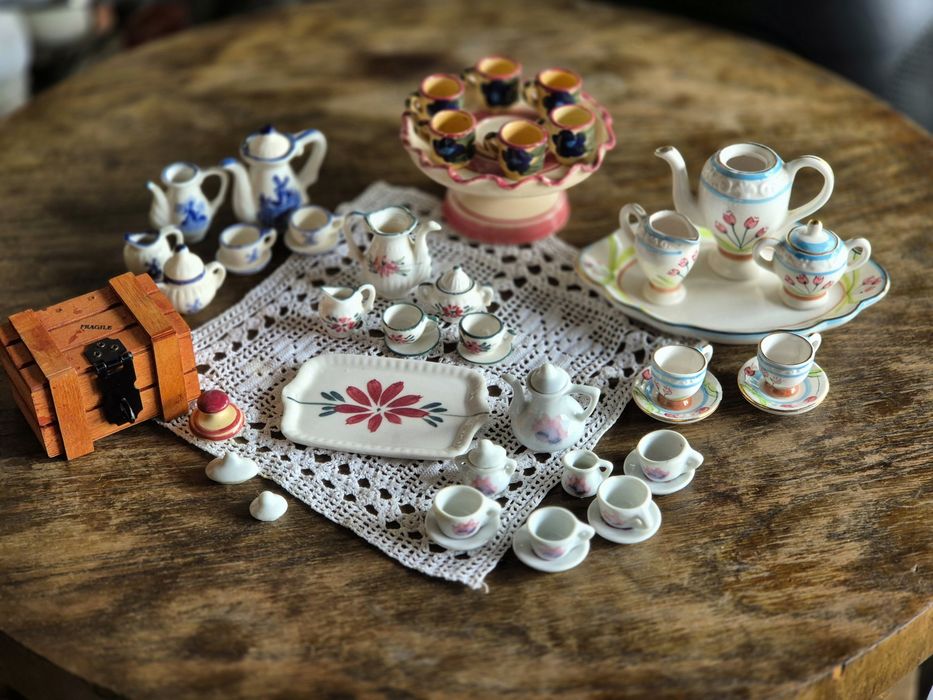 Kolekcja miniaturowej ceramiki / Serwisy do domku dla lalek (Zestawy lub całość)