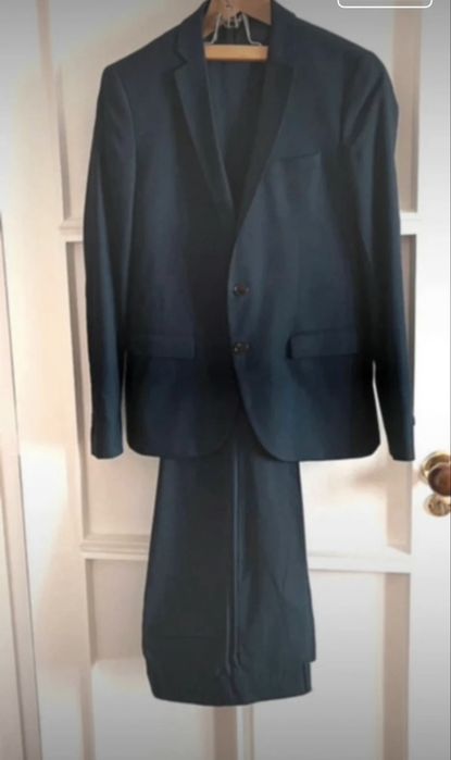 Fato completo para jovem