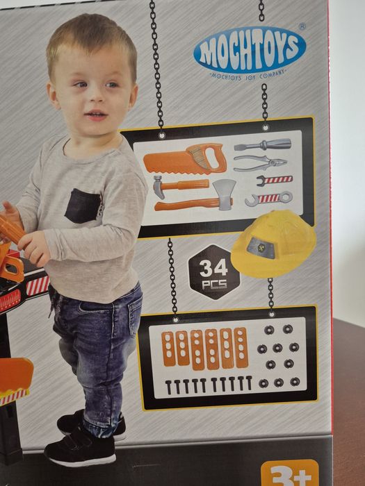 Duzy warsztat majstra z narzedziami
