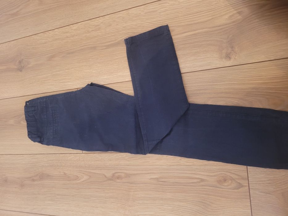 Eleganckie chlopiece granatowe spodnie prażek slim