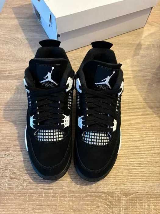 Jordan 4 Retro White Thunder 37.5