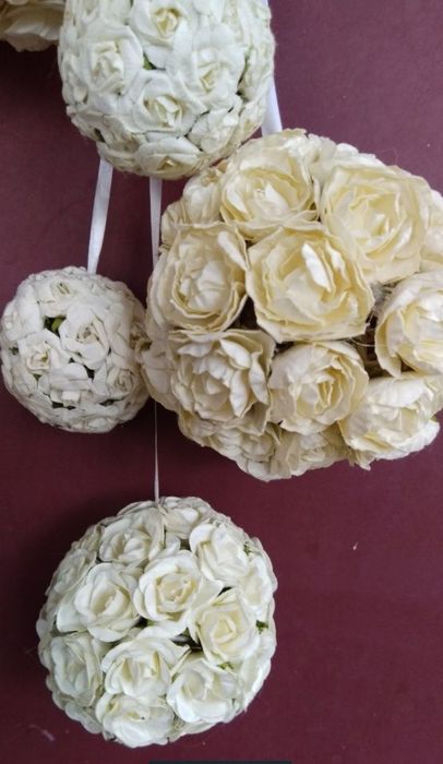 Праздничная подвеска, шары из роз