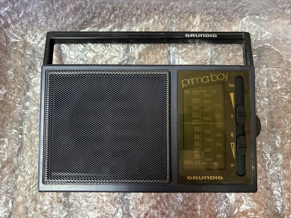 Rádio Portátil Grundig Prima Boy 65L Vintage – A Funcionar – FM/MW/LW